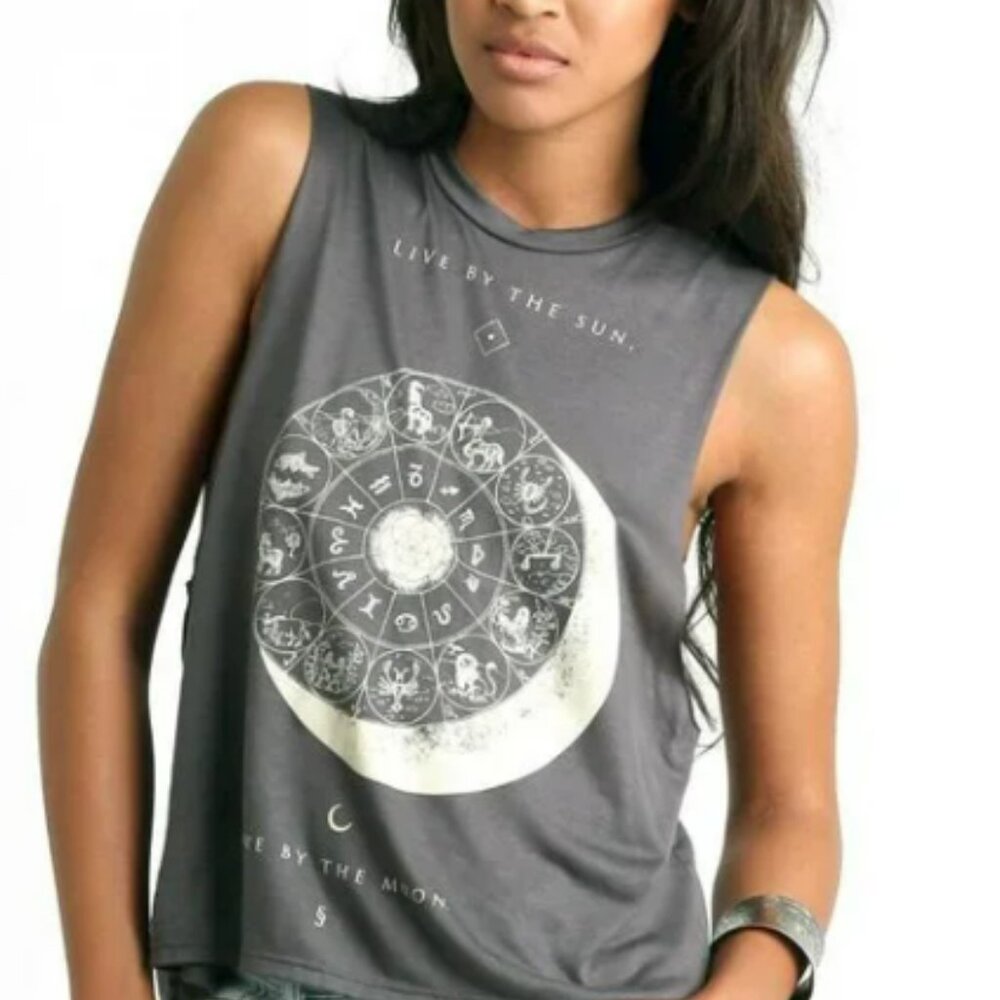 NWT - Sun & Moon Muscle Tank – Graphic Yoga Top – XL - Picture 4 of 5